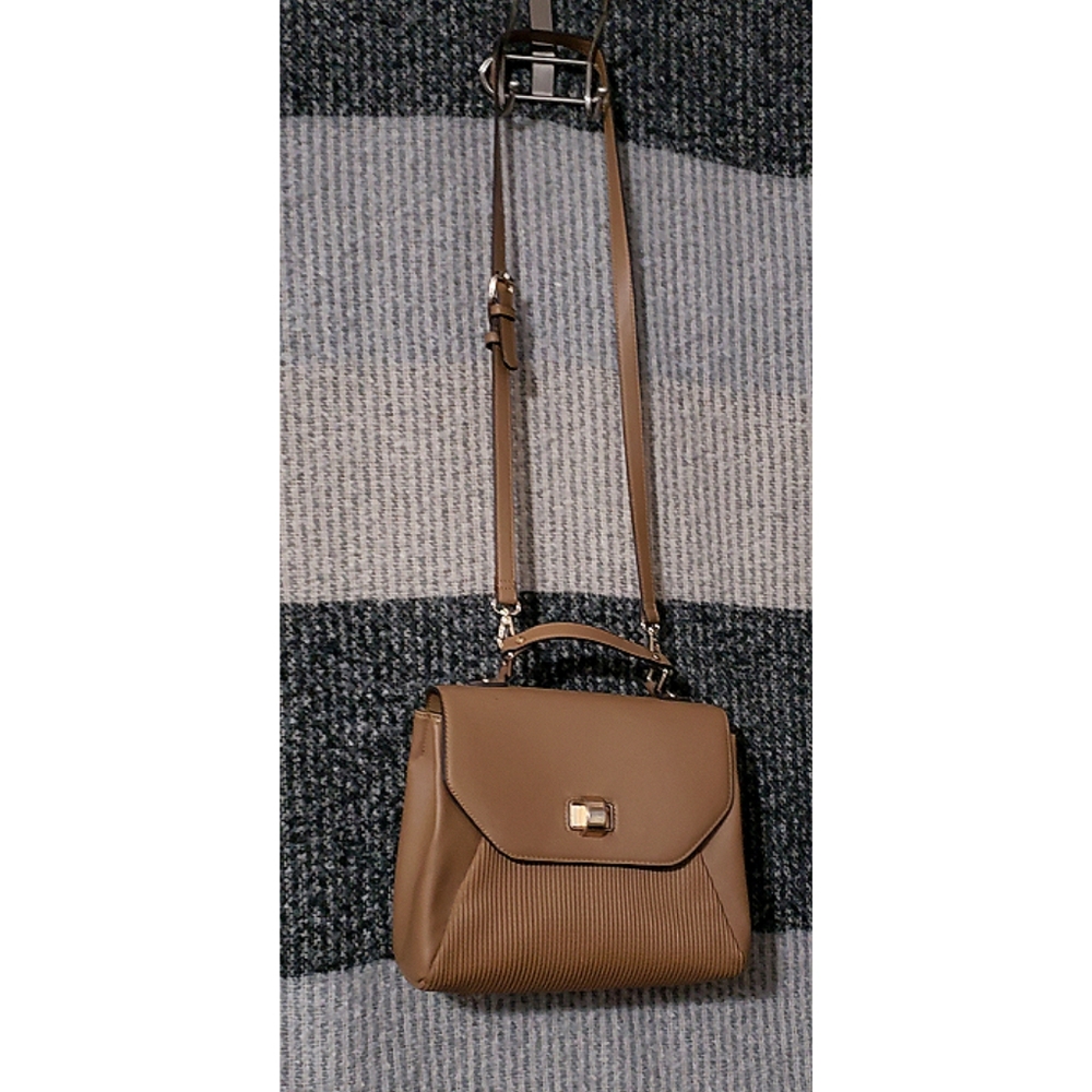 EST. 1946 purse